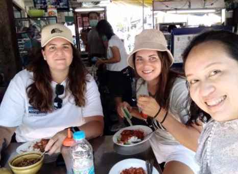 Street eats and good company at a local Thai food stop