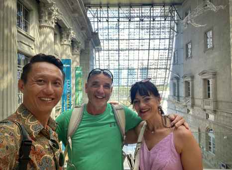 Between Columns and Culture