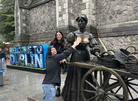 A Playful Encounter with Molly Malone: Iconic Dublin Welcome
