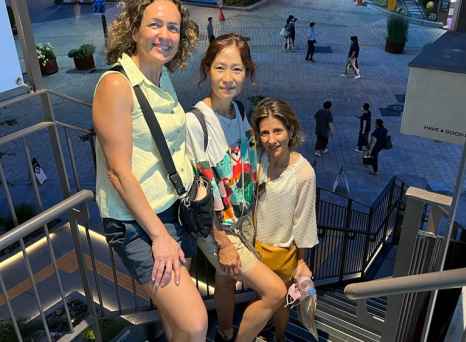 Evening strolls and new friendships in South Korea