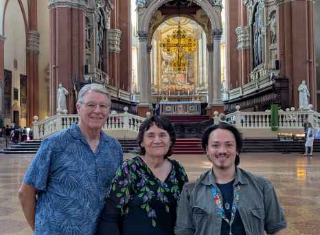 A Joyful Encounter in the Heart of Majesty