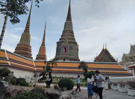 Wonders of Wat Pho: A Serene Encounter