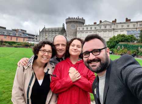 Catching smiles with Dublin Castle as the backdrop.