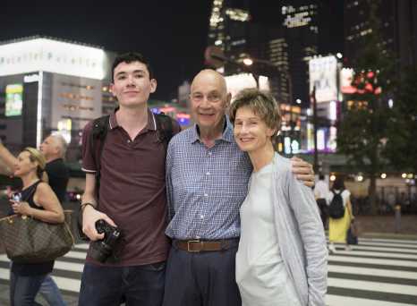  A Family Moment in the Heart of Tokyo!