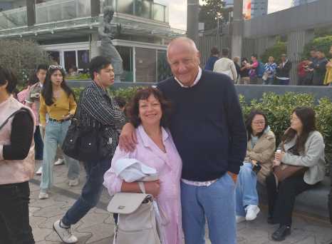 Celebrating at the Avenue of Stars – With Bruce Lee in the Background
