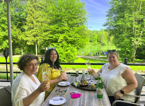 Lakeside Cheers and Forest Views!