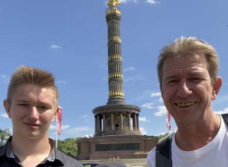 Golden Glory at Victory Column!
