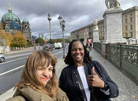 Shared Curiosity on Museum Island