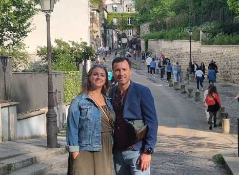 Cobblestone Stroll Toward Sacré-Cœur