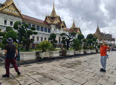 A Stroll in Royal Grandeur