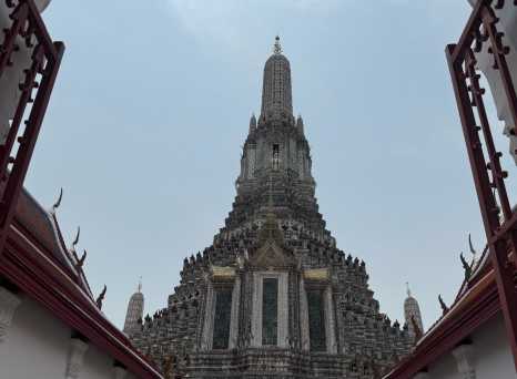 Gateway to Serenity: A Majestic Towering View