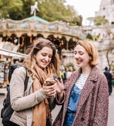 Montmartre Through Local Eyes: An Artistic Paris Stroll