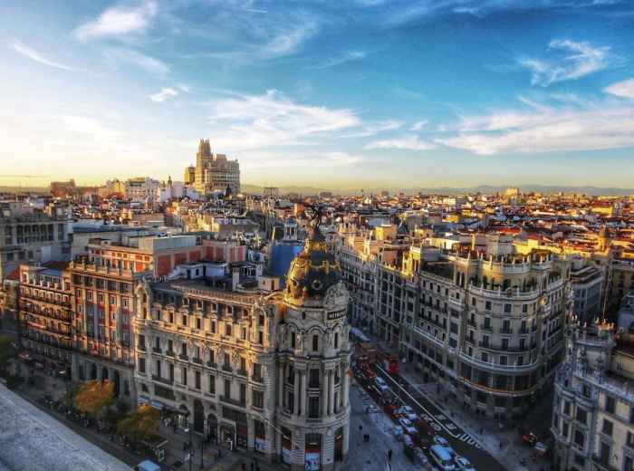 Solo Traveler's Guide To Madrid - Things To Do Alone 