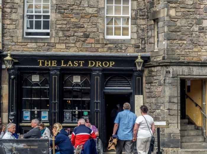 5 Bars To Drink Like A Local In Edinburgh 