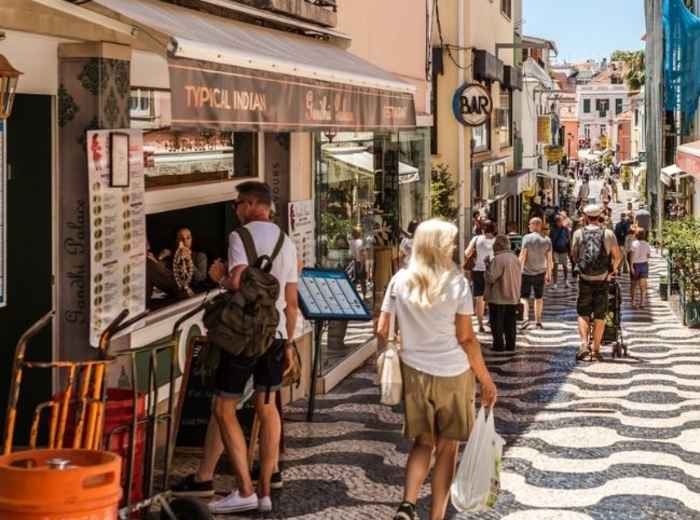 Solo Traveler's Guide To Lisbon - Things To Do Alone