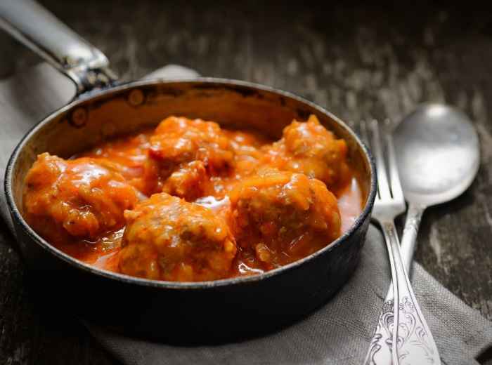 Meatballs in Tomato Sauce at La Fleur en Papier Doré