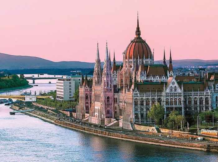 Cruise along the Danube