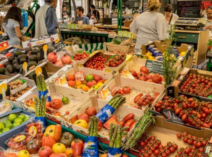 Paris: Marché Des Enfants Rouges