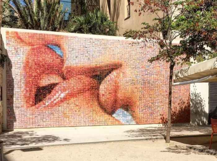 The Kissing Wall