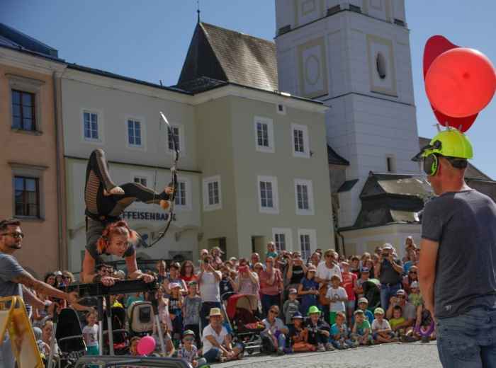 Dine Next To The Circus