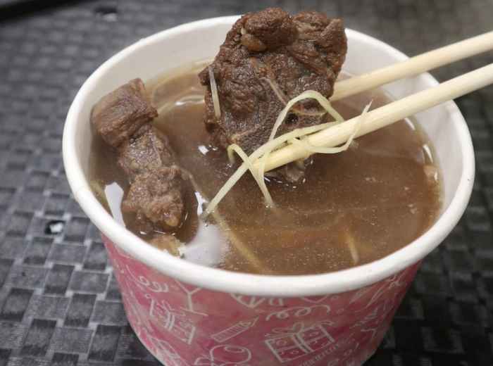 Ribs with Medicinal Herb Broth (藥燉排骨）