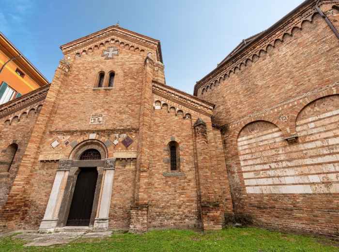 Visit the Seven Churches of Santo Stefano