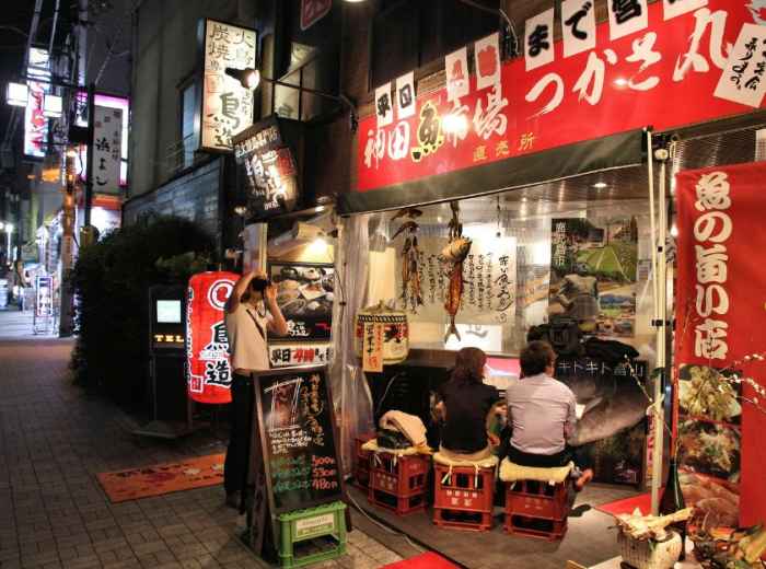 Find new spots with walking food tours 