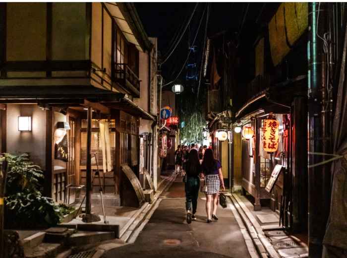 Enjoy night tours in kyoto