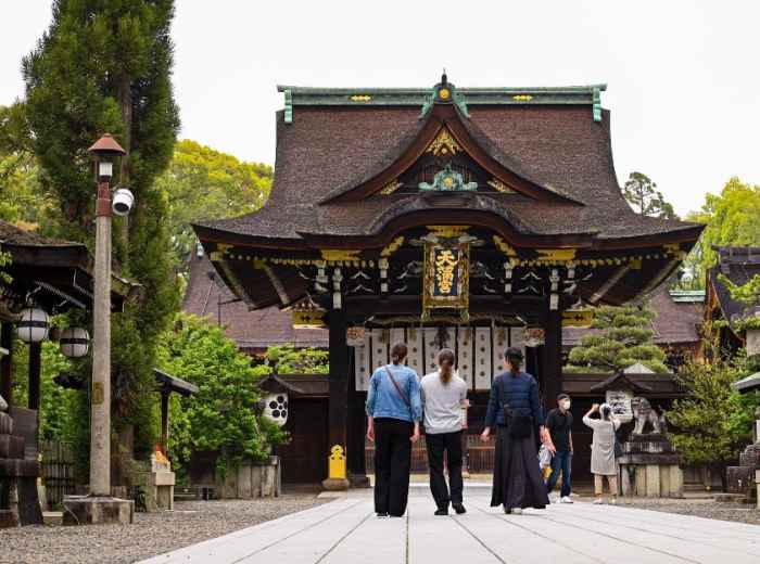 Navigating the city's historic quarters