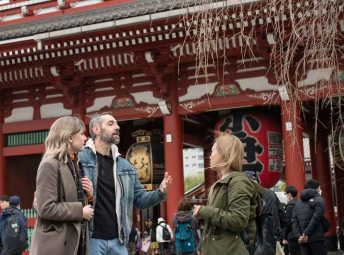 Guides in Tokyo can provide personalized experiences