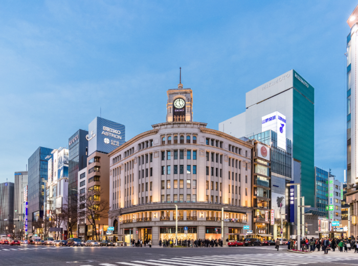 Go shopping at Ginza Mitsukoshi, Japan