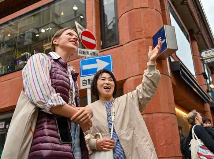 The benefits if having a local tour guide