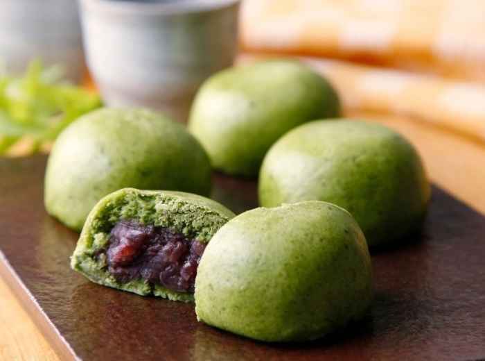 Explore the use of seasonal ingredients