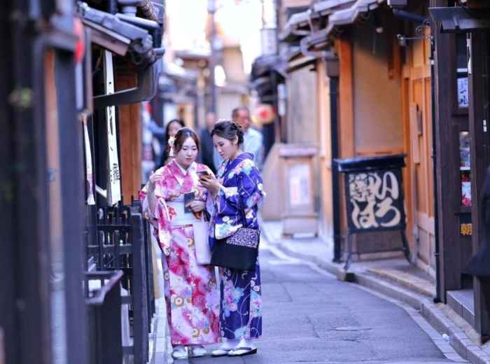 Strolling around the Geisha district