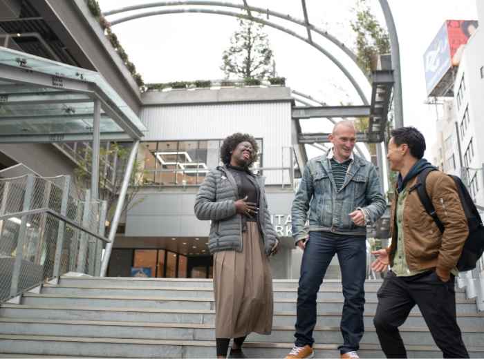 Travelers about to see cherry blossoms on a private tou