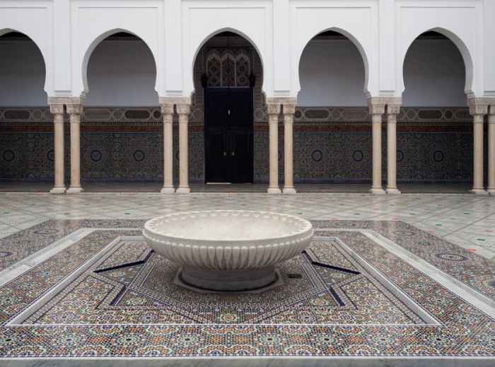 The Grande Mosque de Paris is a true gem