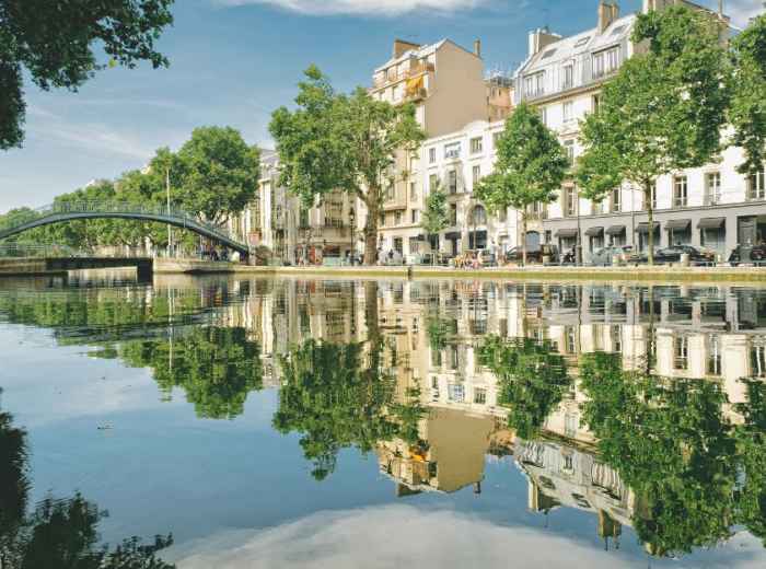 Observe Parisian life in all its vibrant glory.