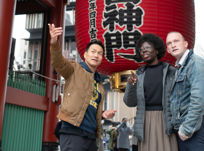 Roaming Tokyo on a free walking tour with a guide eleva