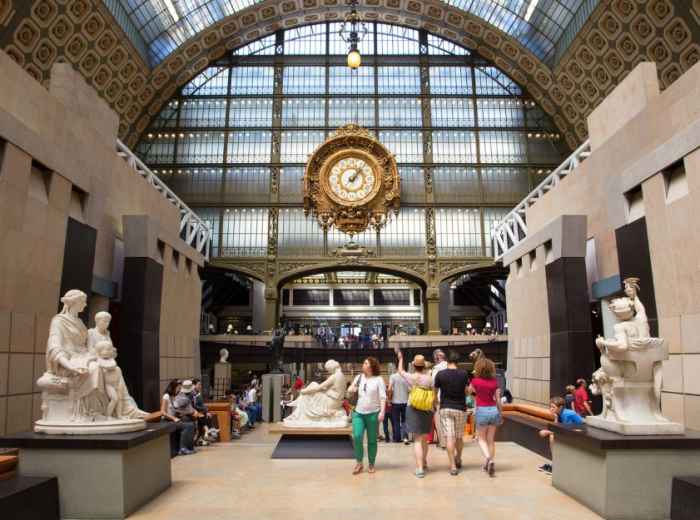 As the sun dips below the Parisian skyline, enjoy the v