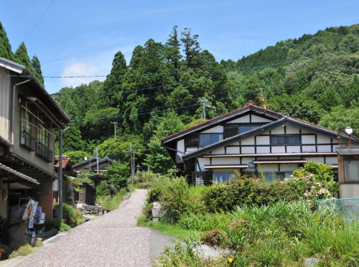 Explore the post-town Tsumago