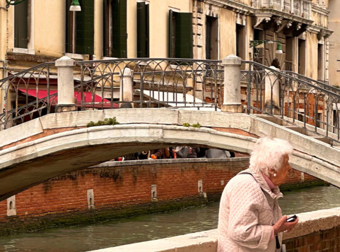 A very walkable city with over 400 bridges 
