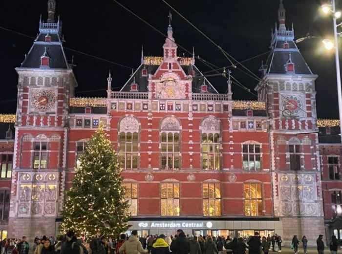 Amsterdam Central: The Gateway to the Dutch Capital