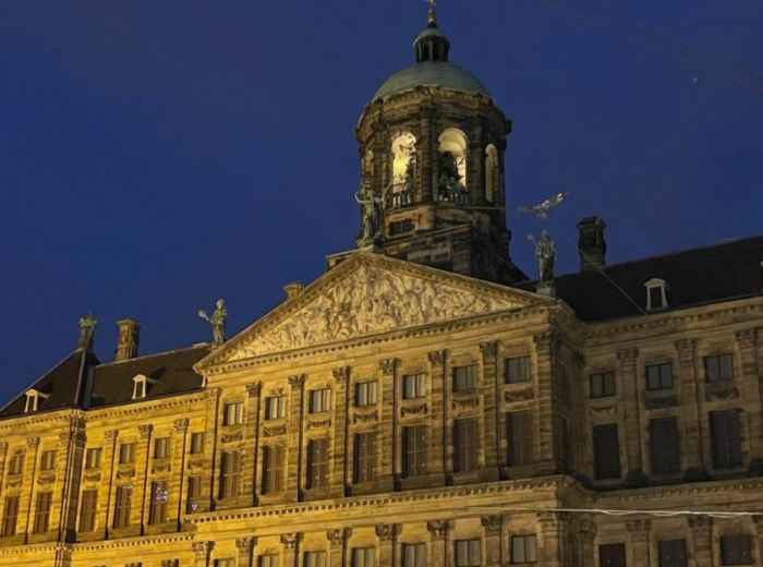 Dam Square: The Vibrant Heart of Amsterdam