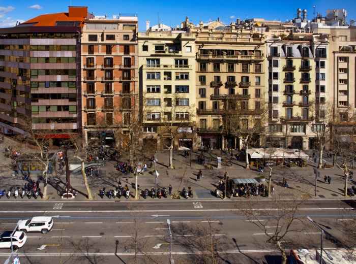 Wander-Gràcia’s-Quaint-Streets