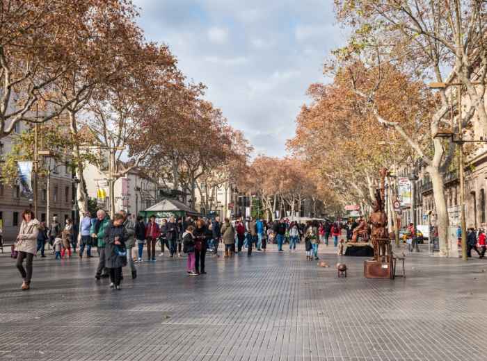 Explore-the-Hidden-Courtyards-of-El-Raval