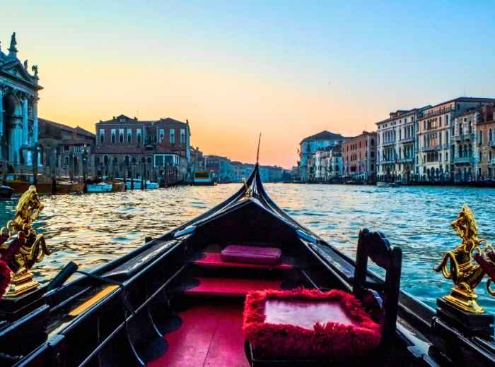 Take-a-Traghetto-Ride