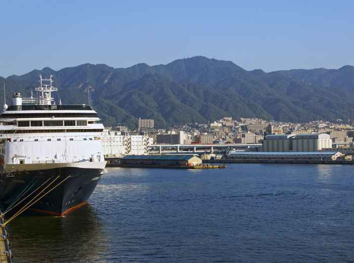 Port city of Kobe