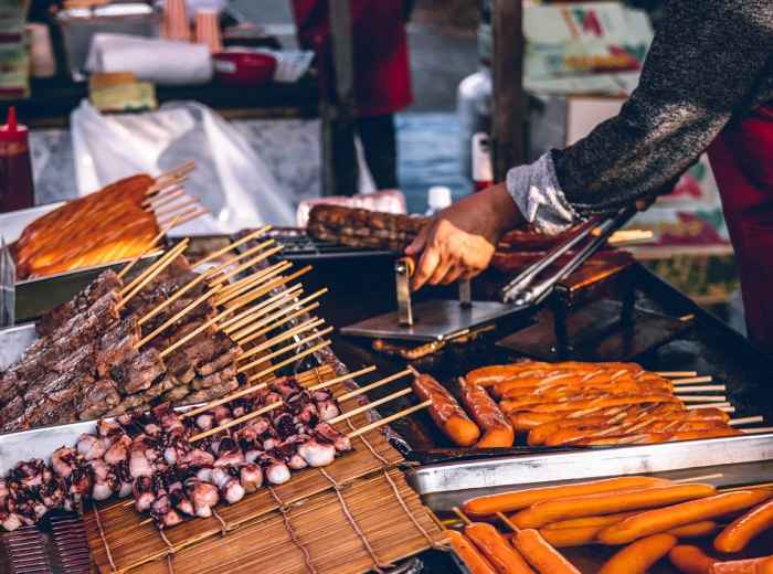 Modern Chuo Ward street food vendor combining traditional Japanese techniques with international flavors.Image by Hitesh Choudhary from Pixabay