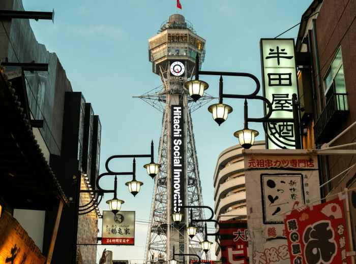 Tsutenkaku at dusk with neon contrast. Image by ghoon from Pexels