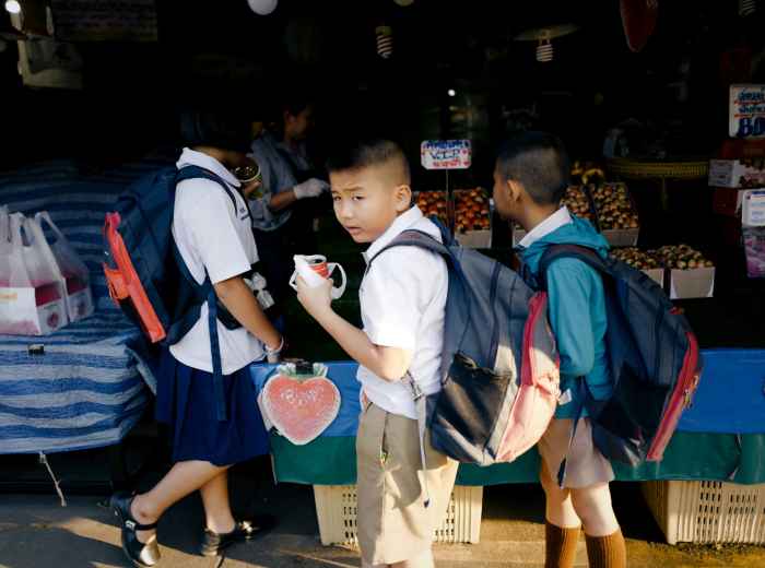 Daytime street food sampling with kids. Image by billow926 from Unsplash 